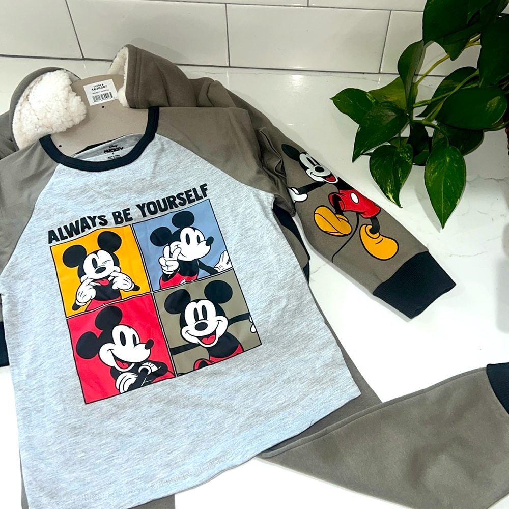 Mickey 3 piece outfit